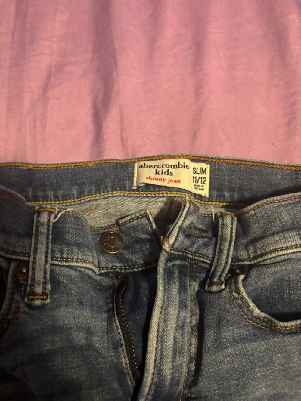 Kids 11/12 jeans - Picture 2 of 2